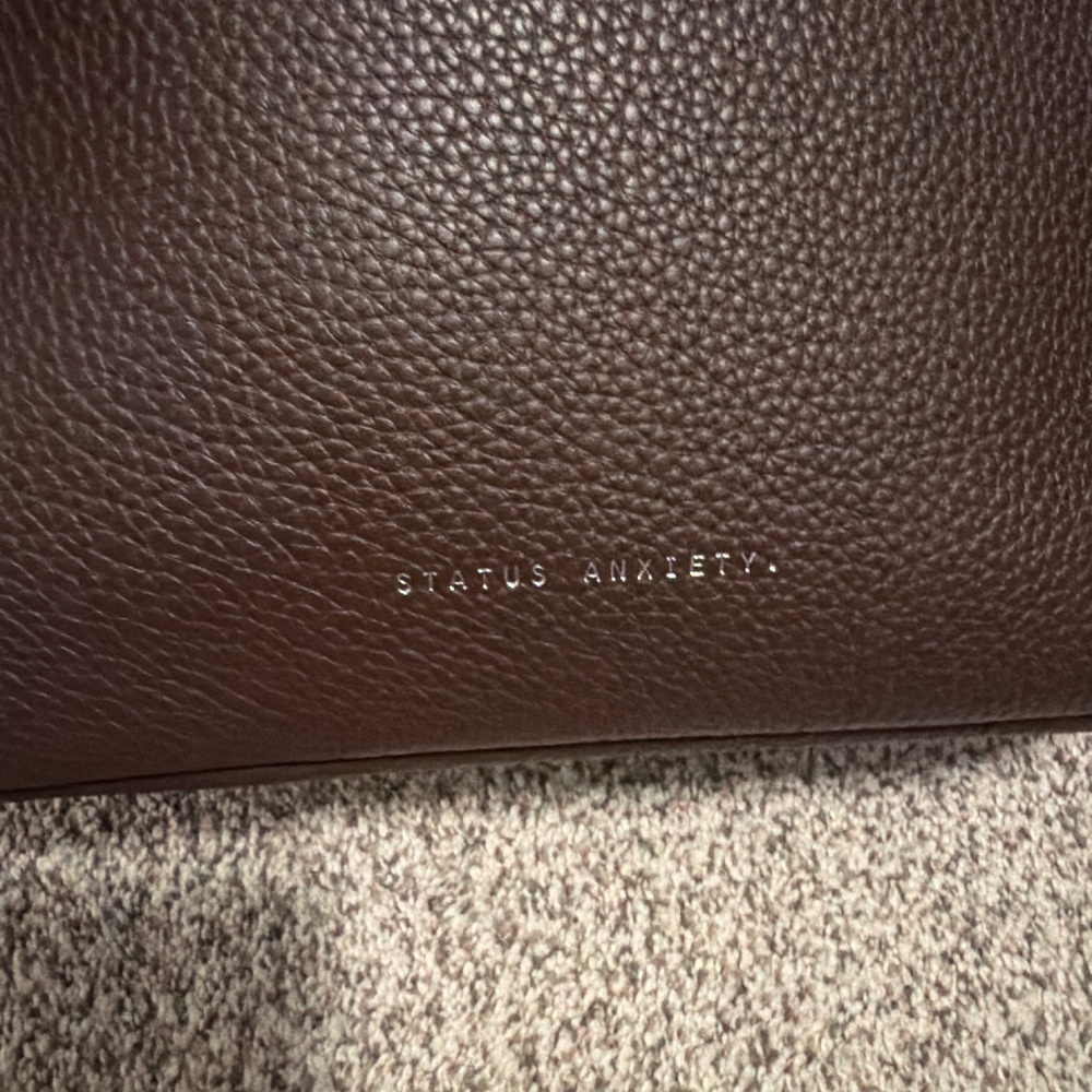 Status  Anxiety brown pebbled leather bag - Picture 2 of 5
